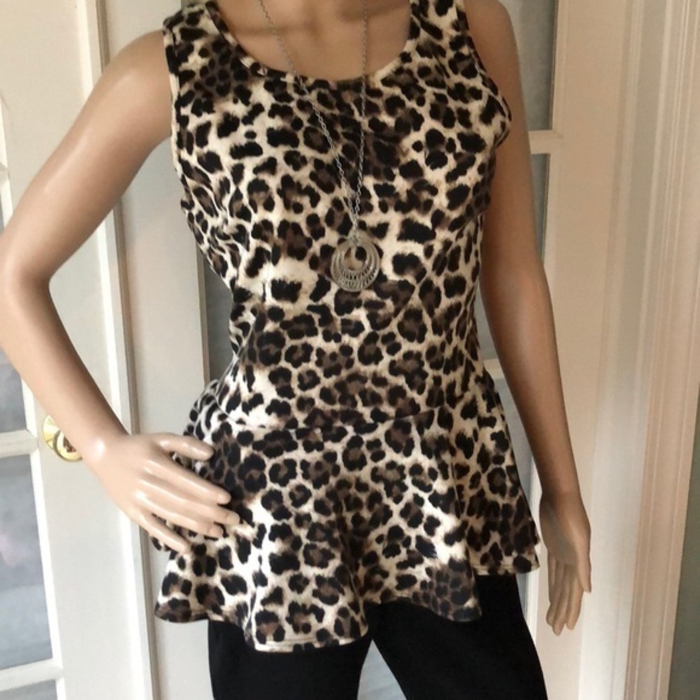 Soprano NWT leopard print peplum tank